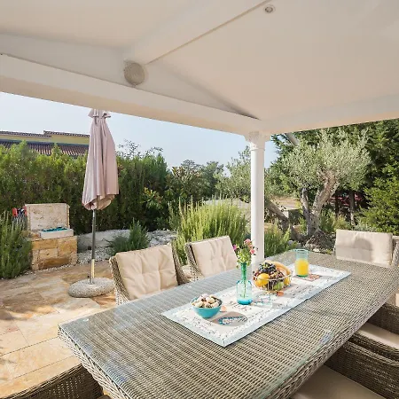 Holiday home House Ana & Marina With Private Pool And Garden *